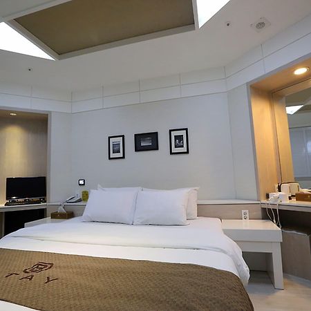 Bucheon Hotel Екстериор снимка